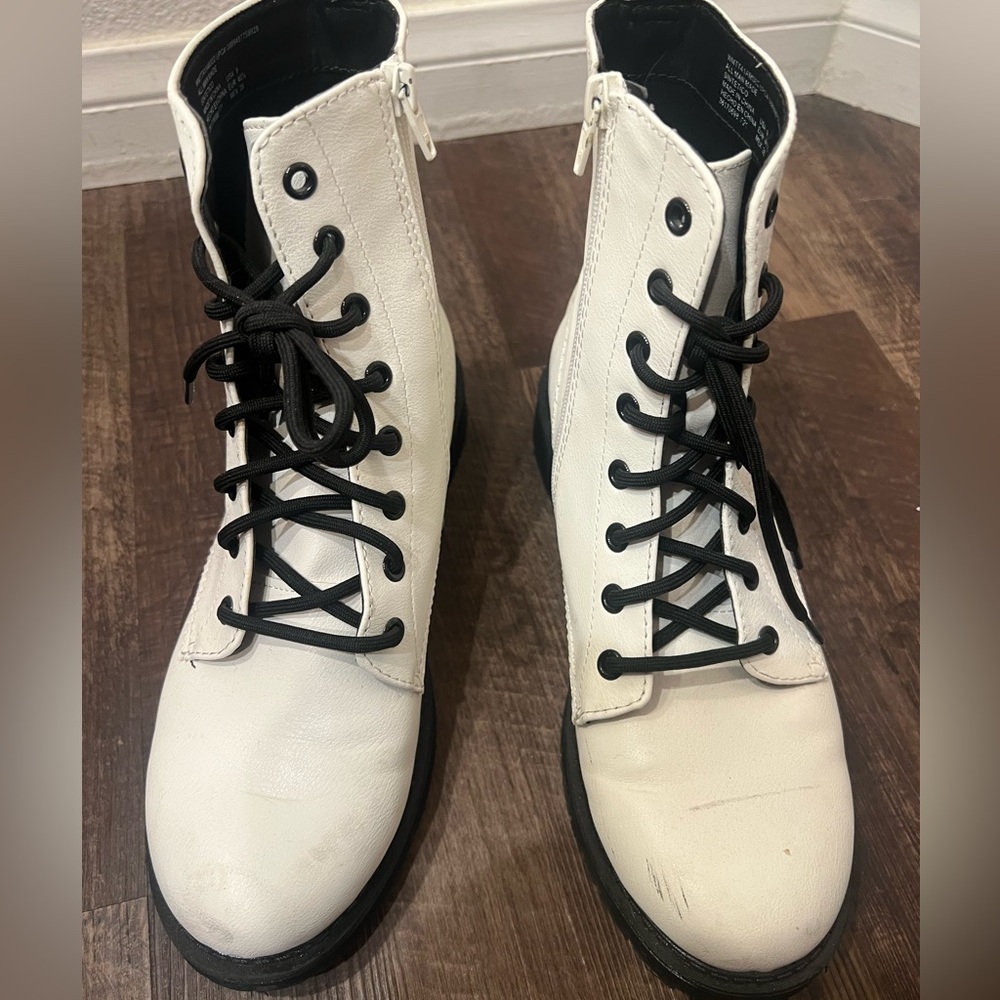 High top boots, white/black zips on side size 9